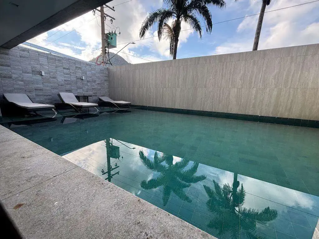 Maravilhoso Apartamento 2 Suítes à Venda no Forte, Praia Grande foto 2
