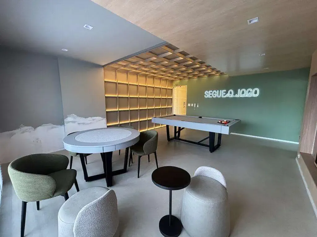 Maravilhoso Apartamento 2 Suítes à Venda no Forte, Praia Grande foto 3